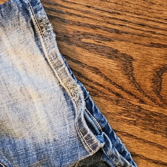 BKE Payton Distressed Stretch Low-Rise Denim  Shorts - Picture 5 of 12